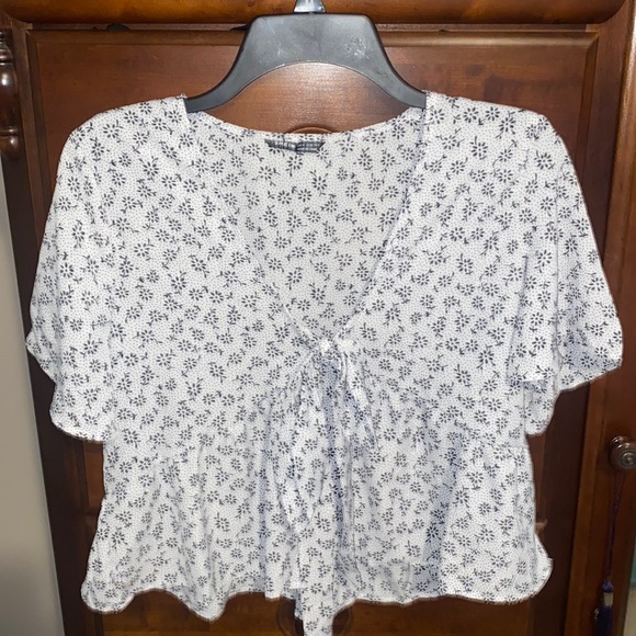 SHEIN floral blouse - Picture 1 of 1